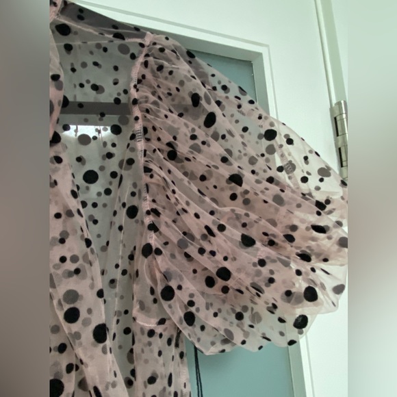 NWT Haute Monde Sheer Puffy Shoulder Top. Size Medium. - Picture 5 of 8